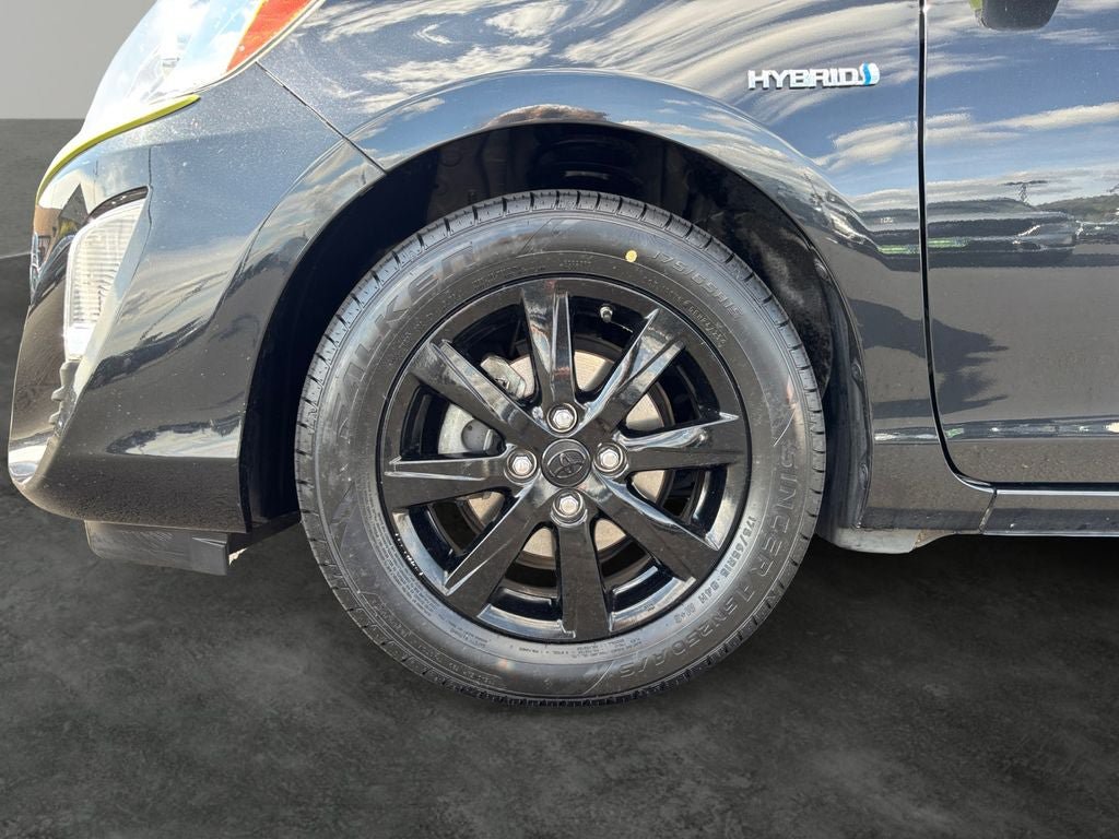 Used 2016 Toyota Prius C Persona Series FWD image 4
