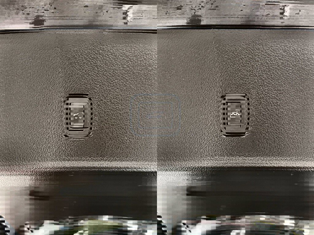 Used 2023 Chevrolet Traverse Premier w/ Redline Edition image 24