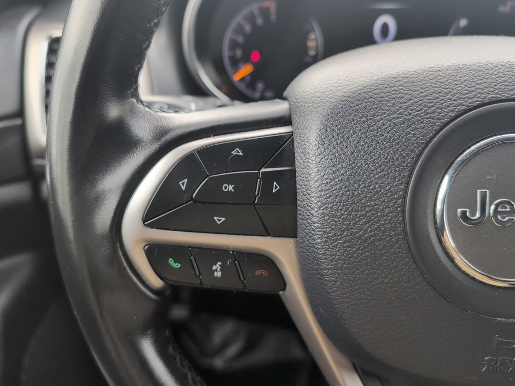 Used 2020 Jeep Grand Cherokee Laredo w/ 18" Wheel & 8.4" Radio Group image 25