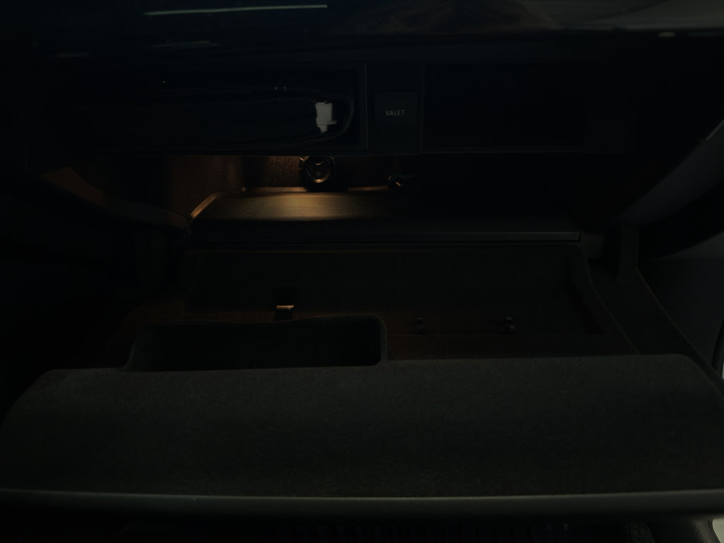 Used 2016 Audi A8 L TDI w/ Executive Package image 25