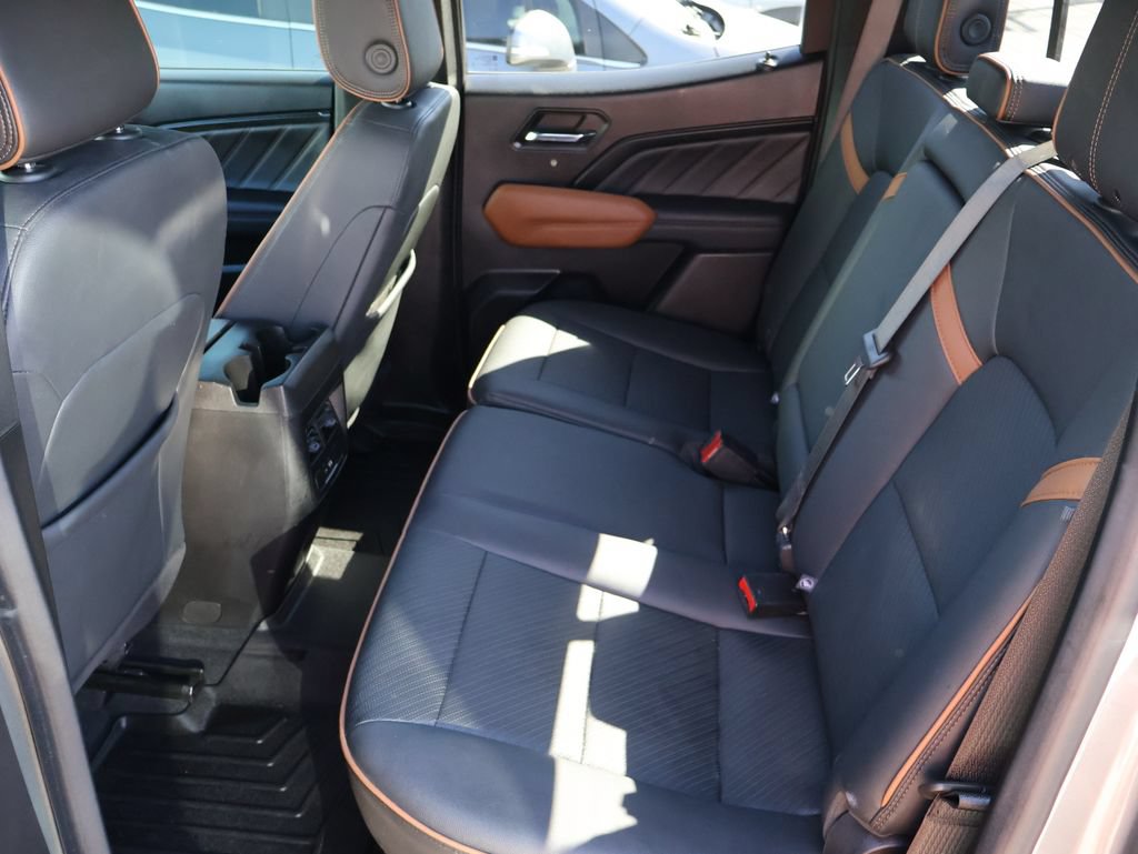 Certified 2023 GMC Canyon AT4 w/ AT4 Premium Package AWD/4WD image 9