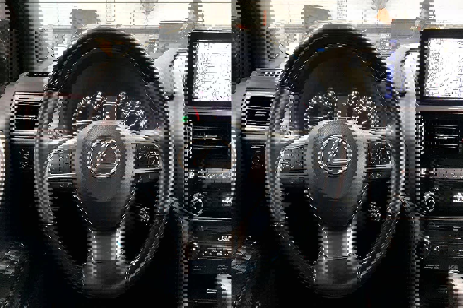 Used 2023 Lexus GX 460 Premium w/ Accessory Package image 6