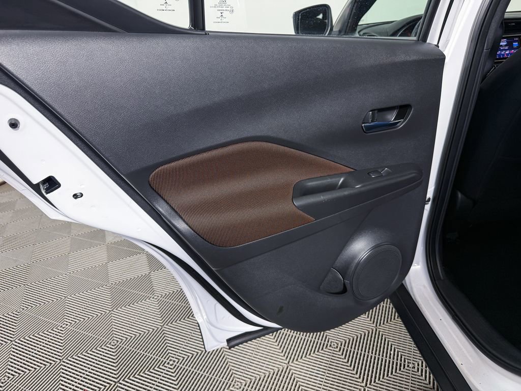 Used 2018 Nissan Kicks SR image 34