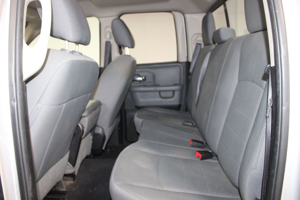 Used 2017 RAM 1500 Classic SLT AWD/4WD image 18