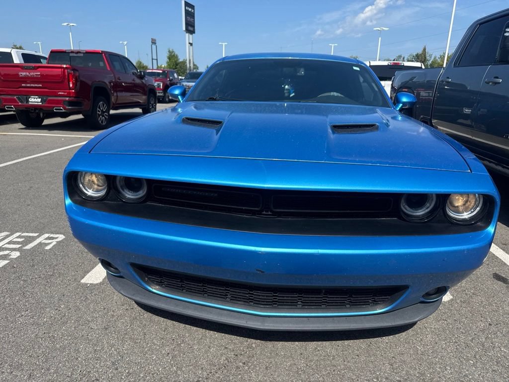 Used 2018 Dodge Challenger SXT w/ Blacktop Package RWD image 8