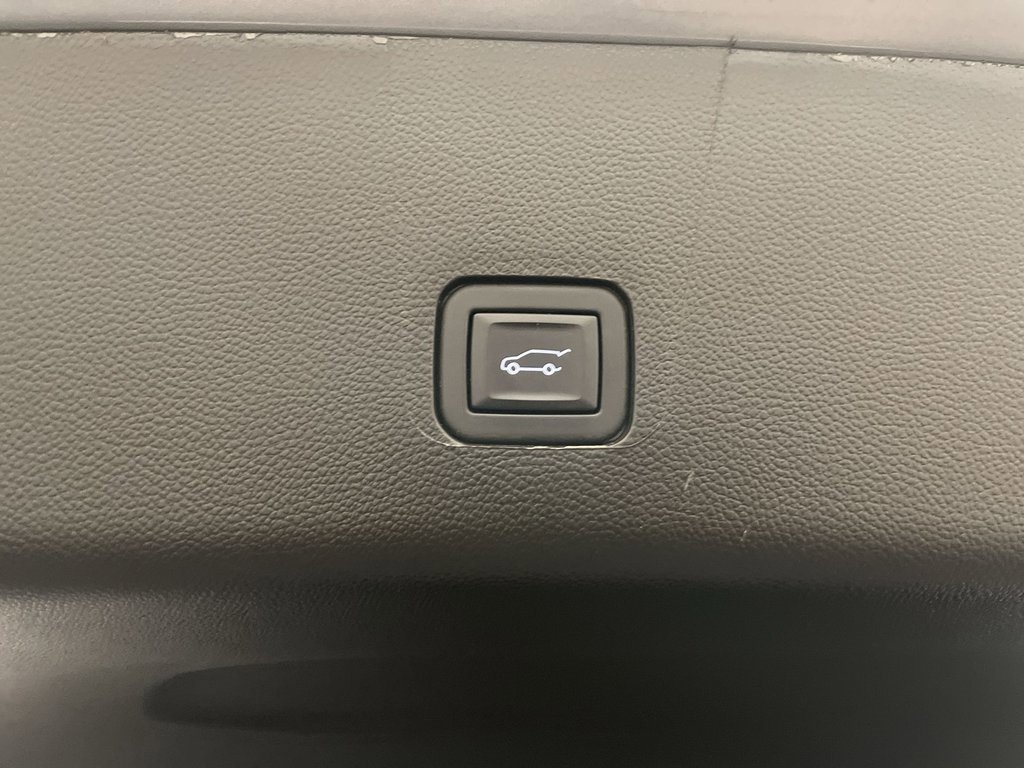 Certified 2023 Chevrolet Traverse Premier image 31