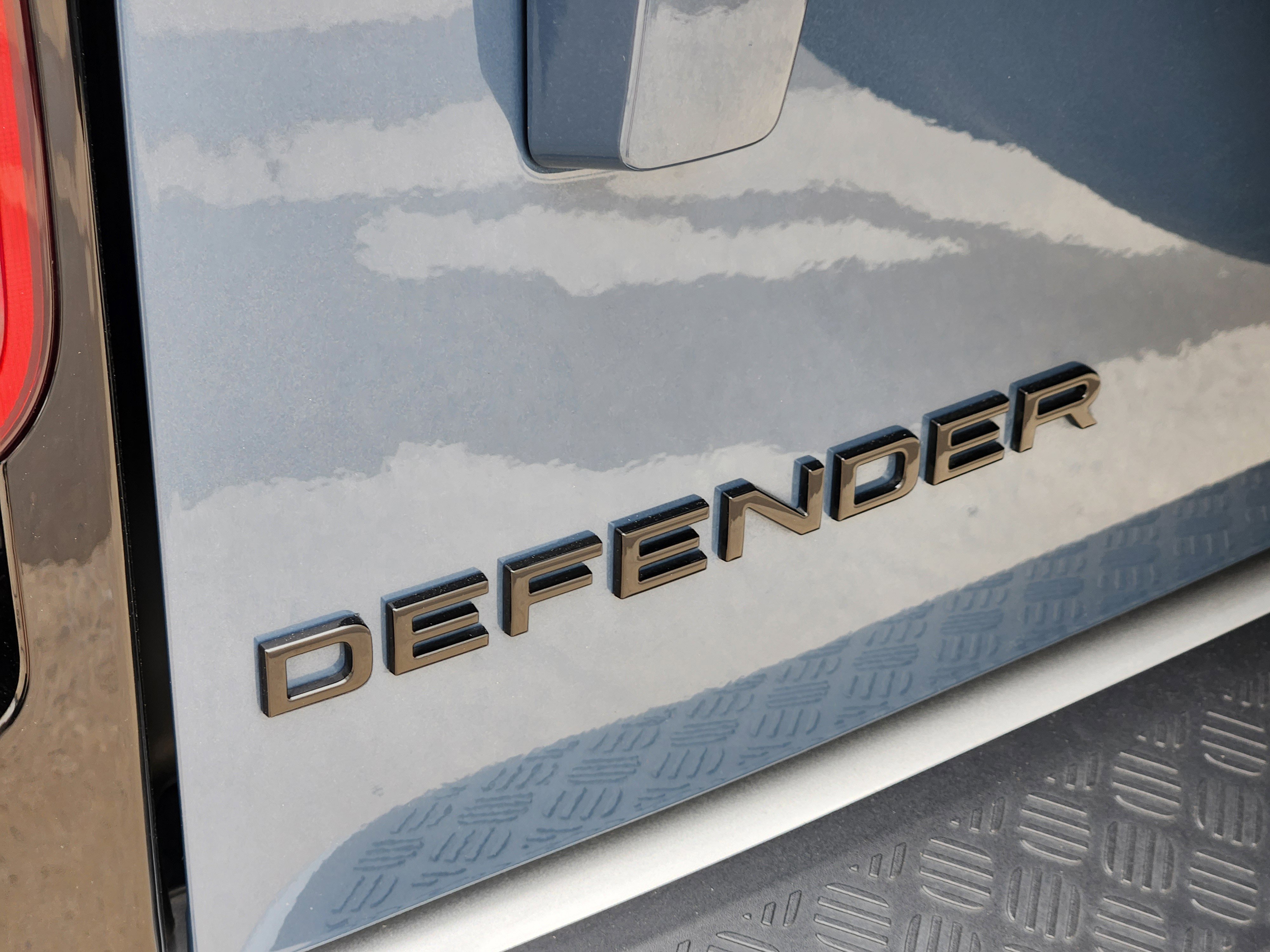 Certified 2025 Land Rover Defender 110 S image 34