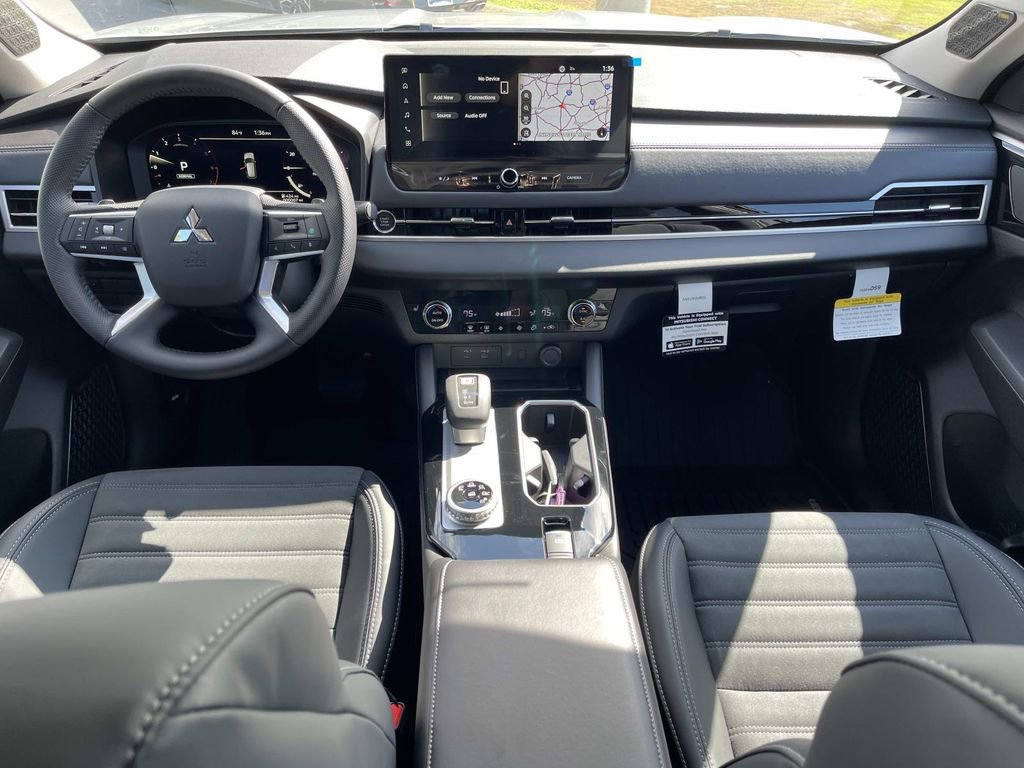 New 2025 Mitsubishi Outlander SE image 16