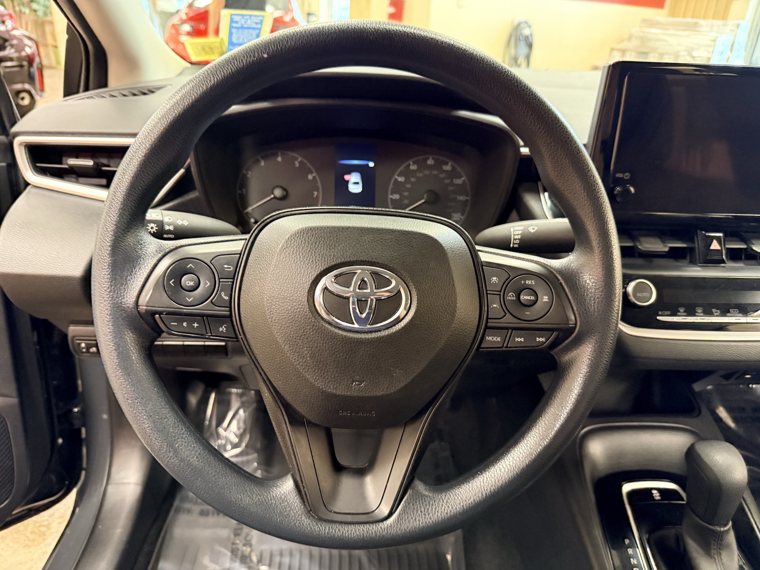 Used 2024 Toyota Corolla LE FWD image 25