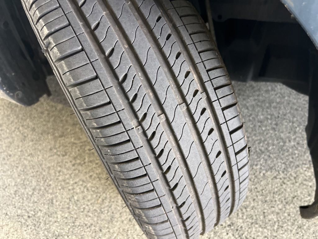 Used 2012 Toyota Yaris Sedan FWD image 9