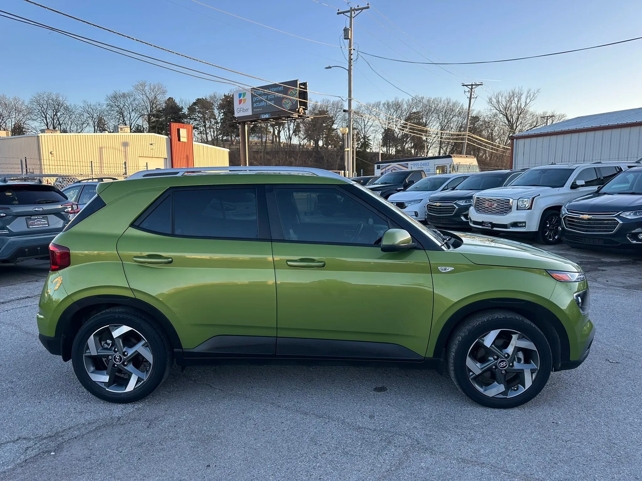 Used 2021 Hyundai Venue SEL FWD image 6