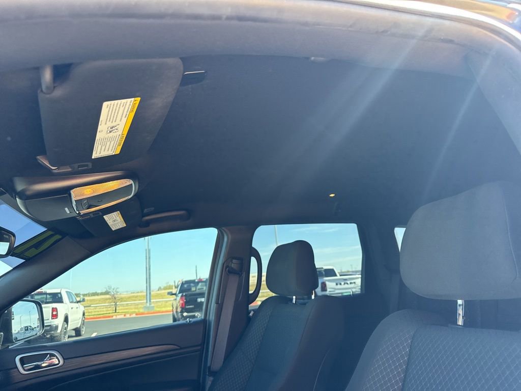 Used 2021 Jeep Grand Cherokee Laredo AWD/4WD image 24