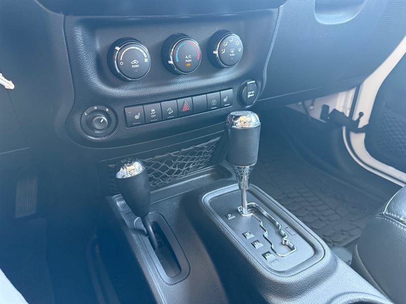 Used 2017 Jeep Wrangler Unlimited Sahara AWD/4WD image 23