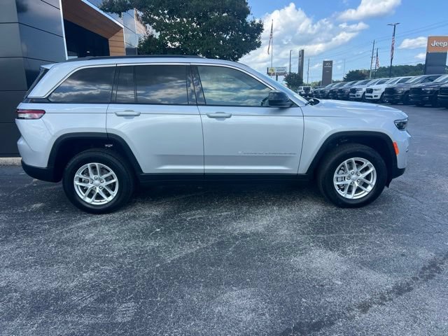 New 2026 Jeep Grand Cherokee Laredo X AWD/4WD image 2