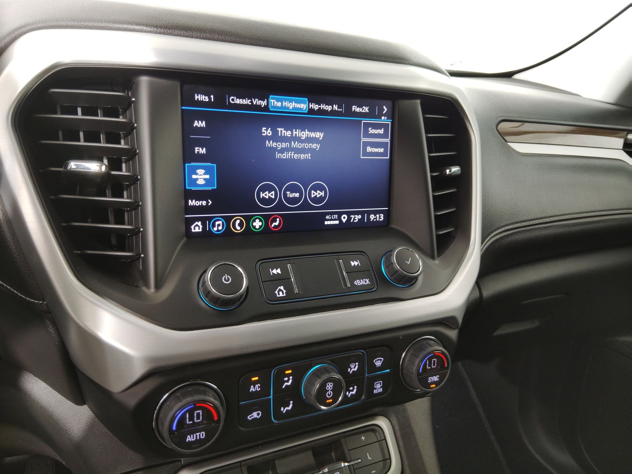 Used 2023 GMC Acadia SLE w/ Driver Convenience Package image 26