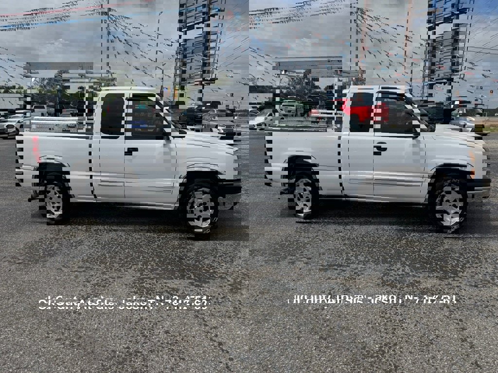 Used 2005 Chevrolet Silverado 1500 LS w/ Light Duty Power Package RWD image 5