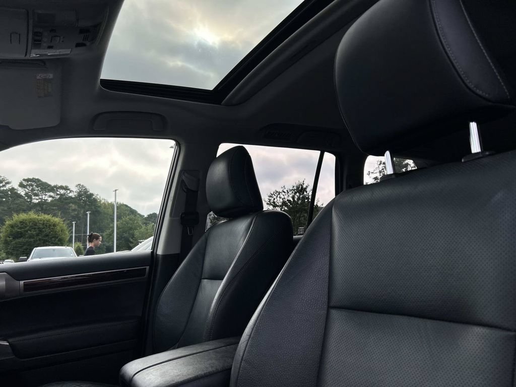 Used 2018 Lexus GX 460 Premium w/ Premium Package AWD/4WD image 25