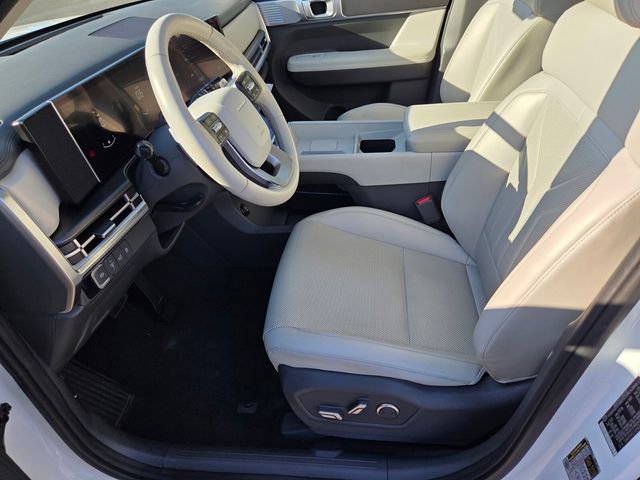 Used 2025 Hyundai Santa Fe SEL FWD image 10