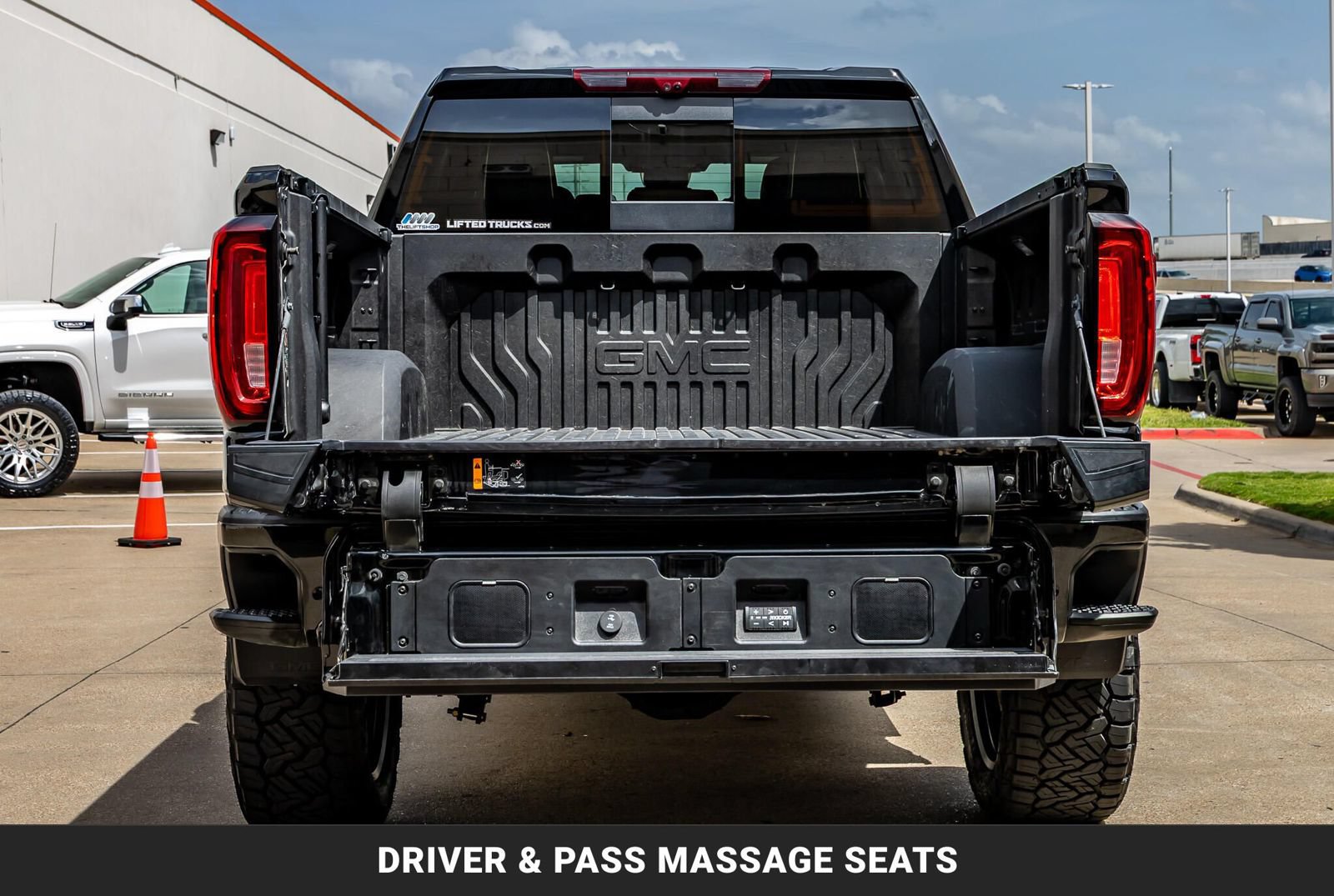 Used 2025 GMC Sierra 1500 Denali Ultimate AWD/4WD image 9