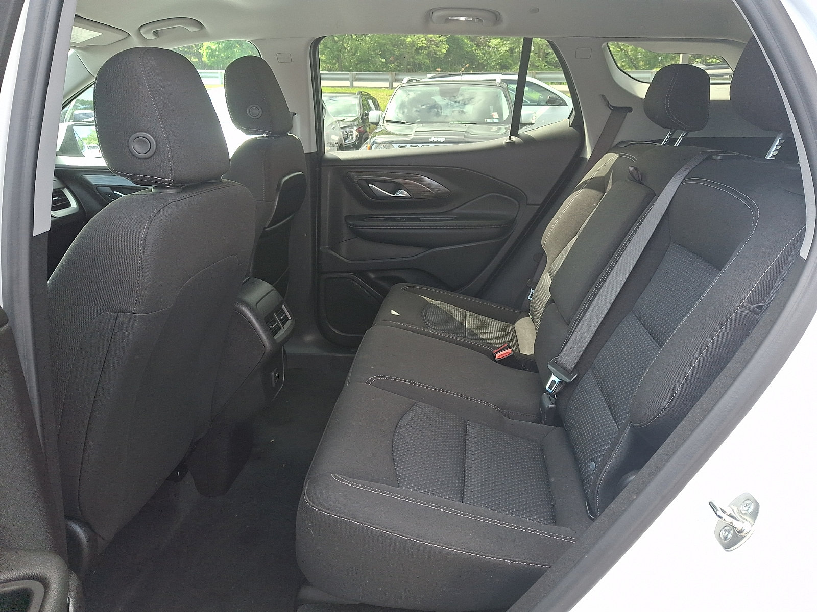 Used 2024 GMC Terrain SLE w/ Driver Convenience Package AWD/4WD image 10