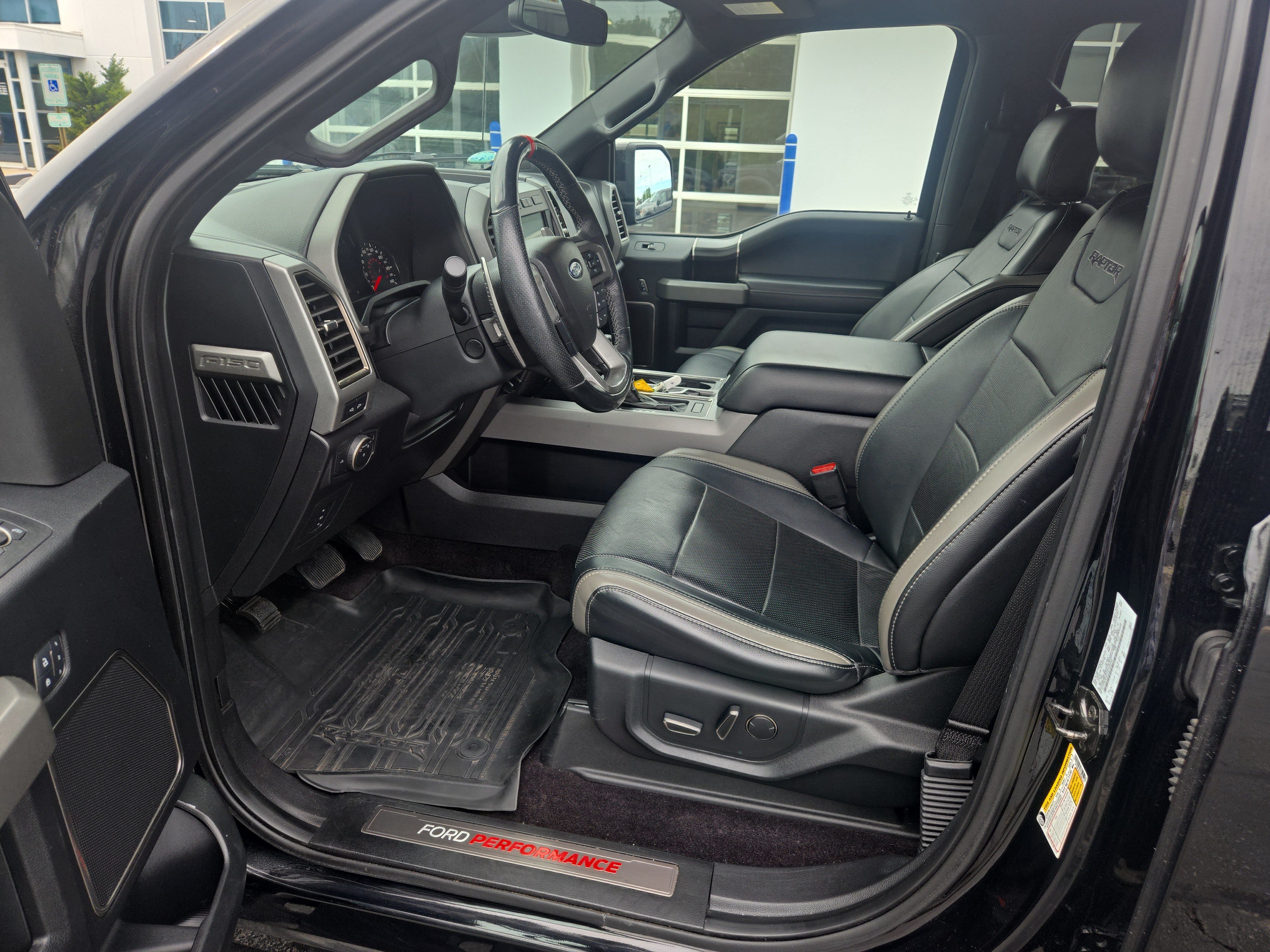 Used 2017 Ford F150 Raptor w/ Equipment Group 802A Luxury AWD/4WD image 15