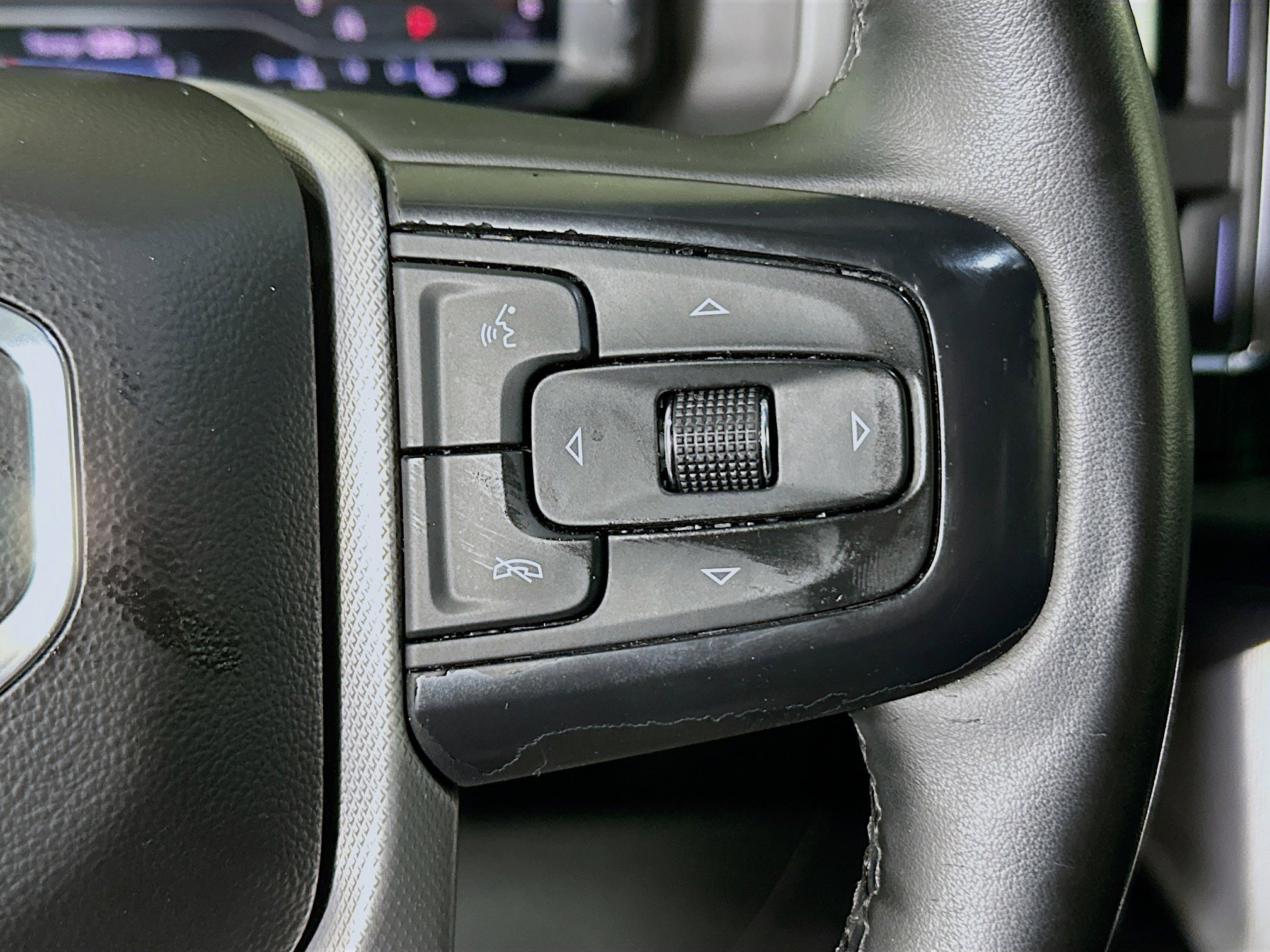 Used 2023 GMC Yukon Denali RWD image 17