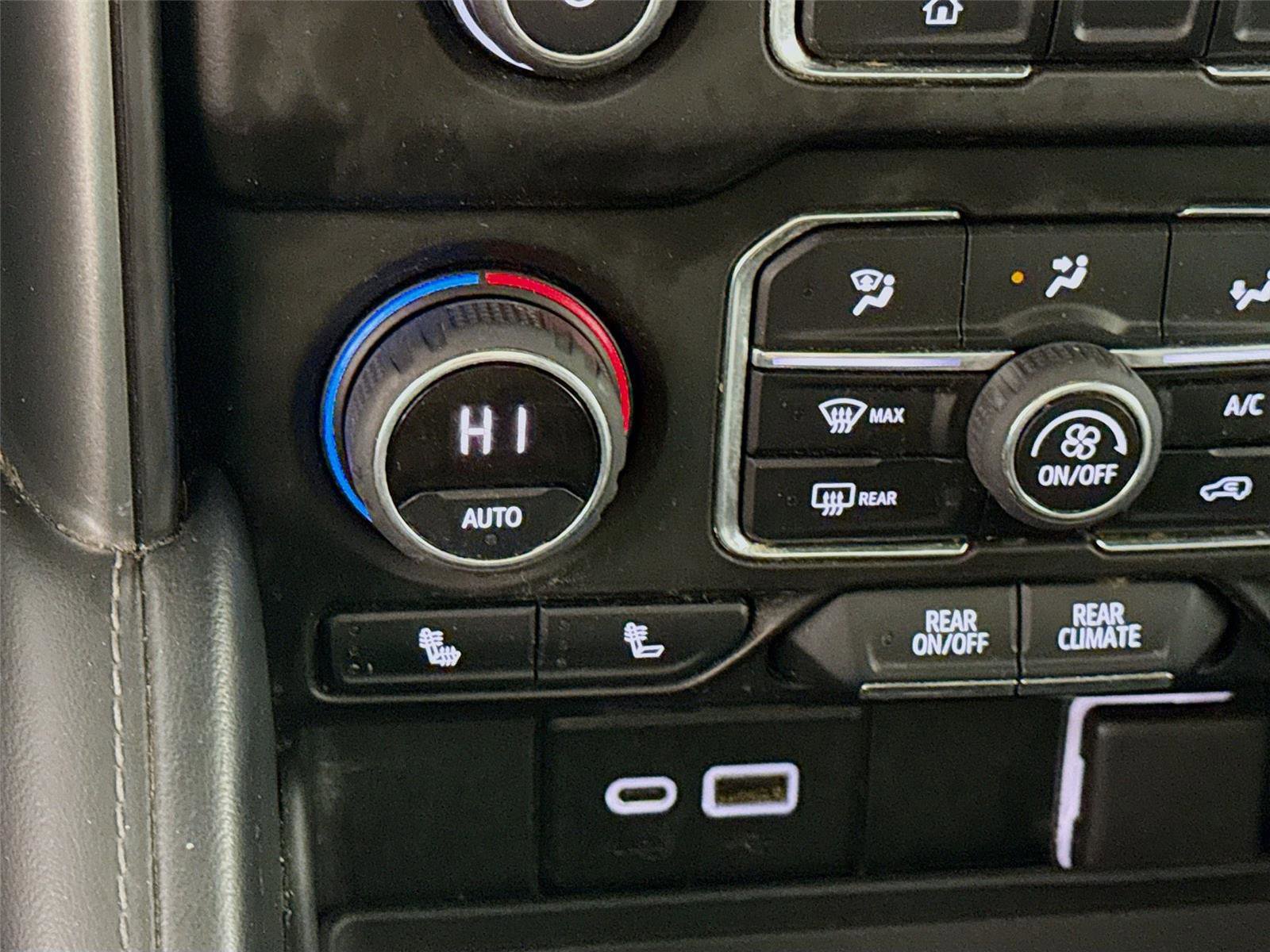 Used 2022 Chevrolet Suburban Z71 w/ Luxury Package image 14