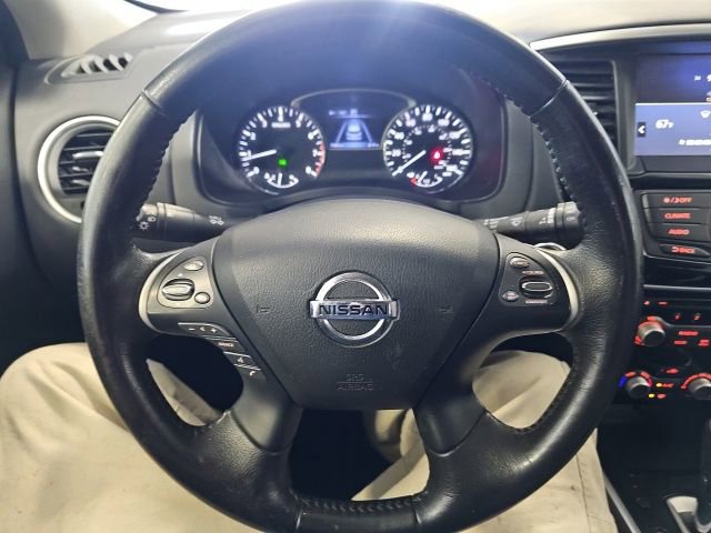 Used 2017 Nissan Pathfinder SV AWD/4WD image 14