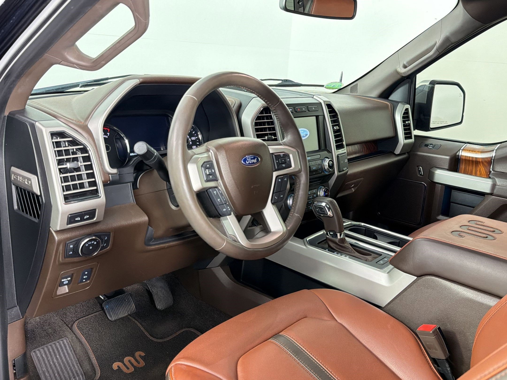 Used 2018 Ford F150 King Ranch w/ Equipment Group 601A Luxury image 4