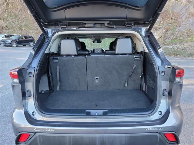 Used 2022 Toyota Highlander XLE image 26