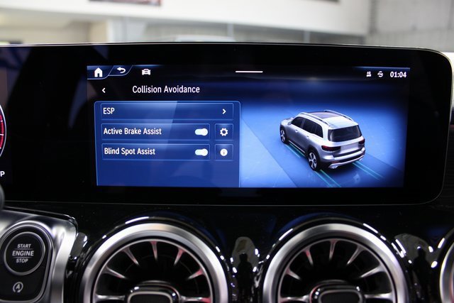 Used 2024 Mercedes-Benz GLB 250 4MATIC w/ Exclusive Package image 27