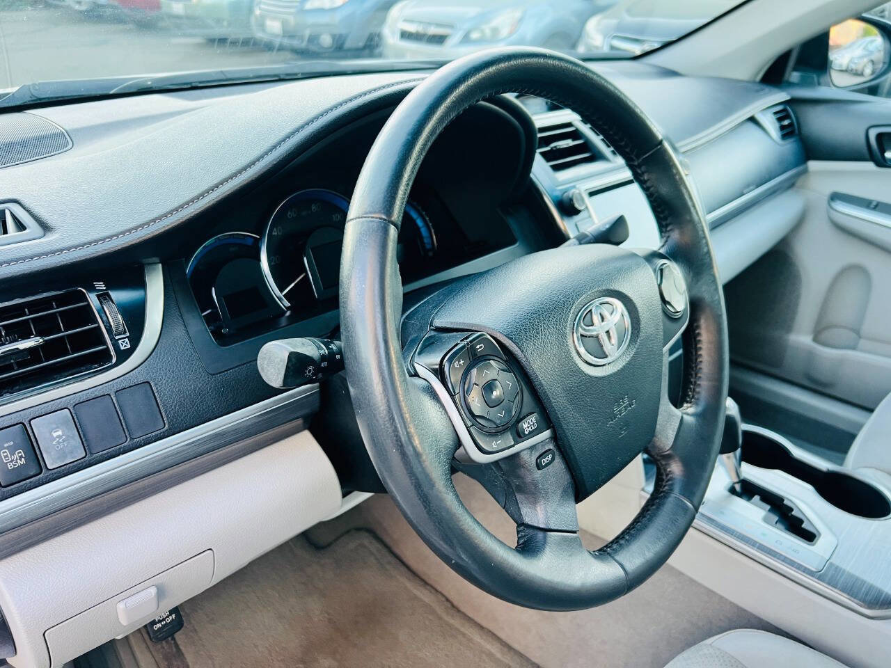 Used 2013 Toyota Camry XLE w/ Leather Pkg image 19