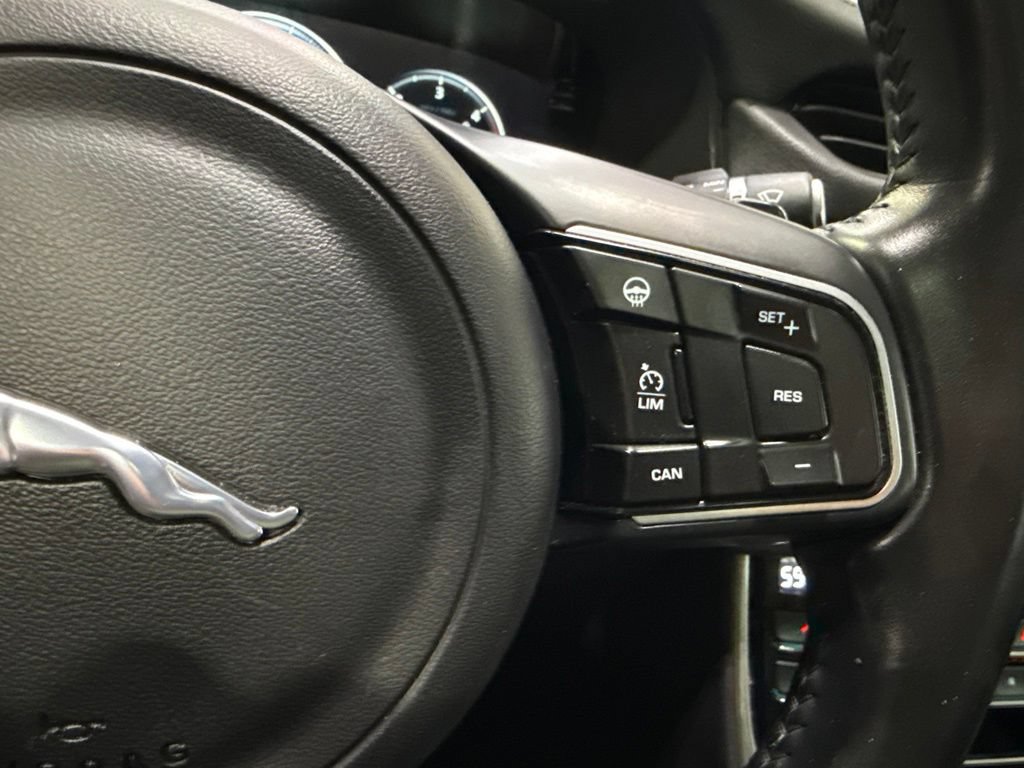 Used 2017 Jaguar XF Prestige AWD/4WD image 14