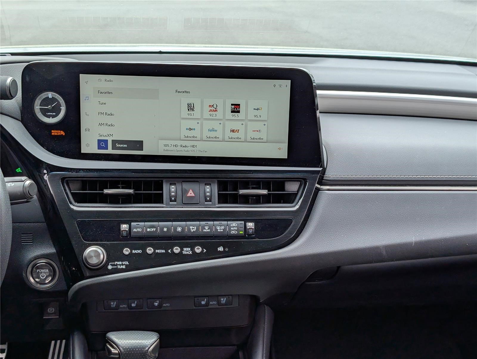 Used 2024 Lexus ES 300h F Sport image 18