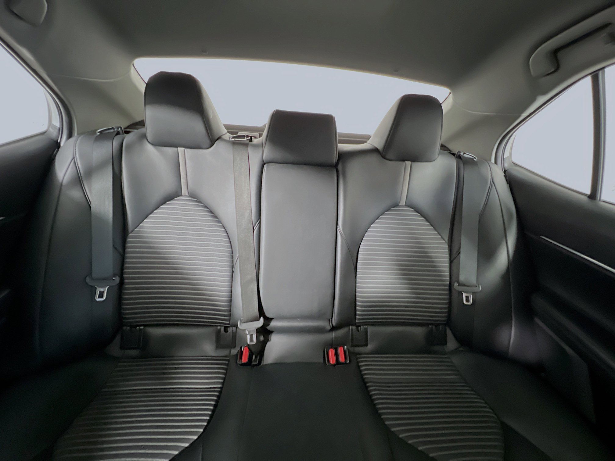 Used 2023 Toyota Camry SE image 32