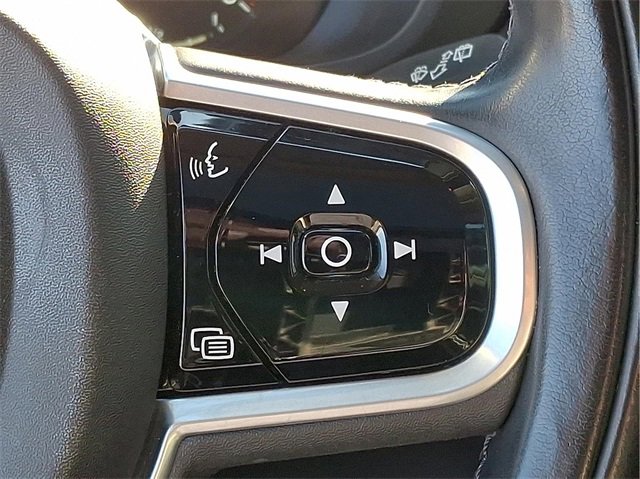 Used 2018 Volvo XC60 T6 Inscription w/ Convenience Package image 21