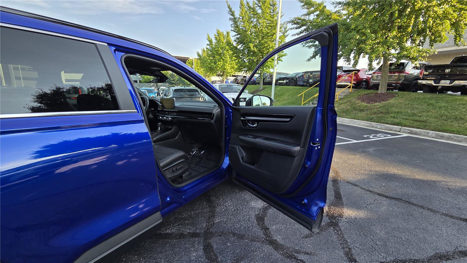 Used 2024 Honda CR-V Sport Touring image 28