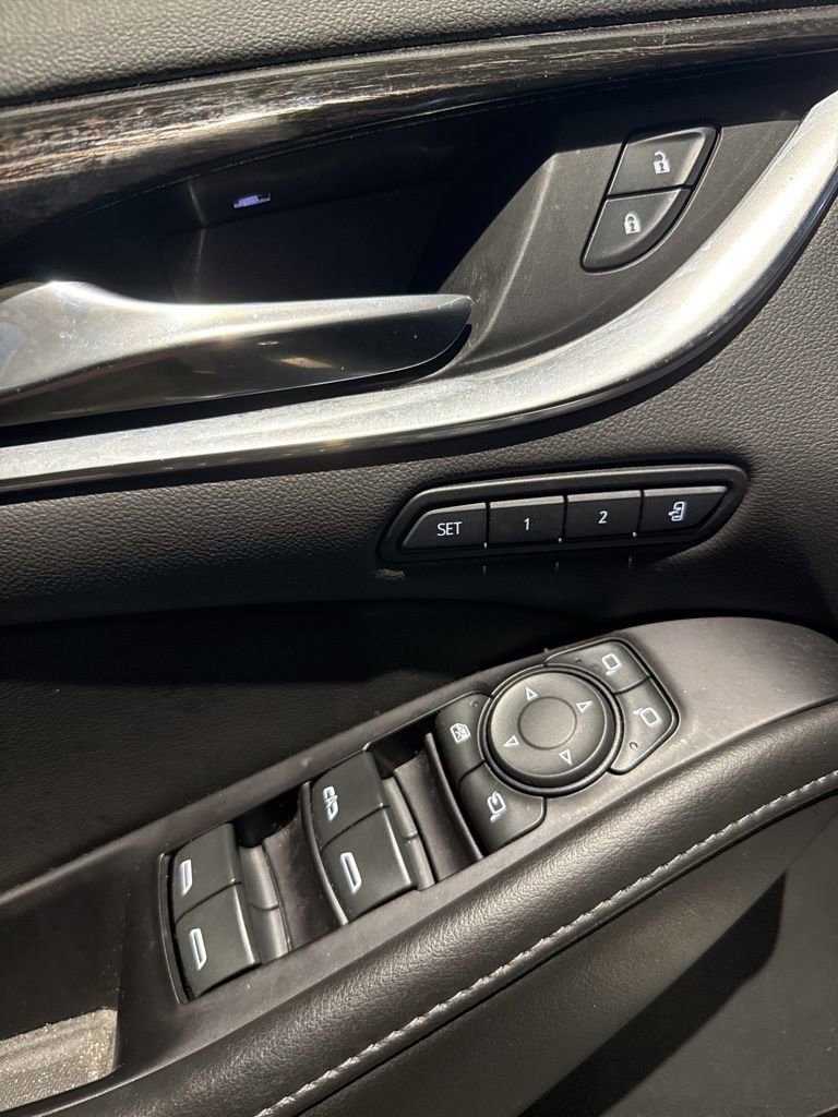 Used 2020 Buick Enclave Avenir w/ Avenir Technology Package image 17