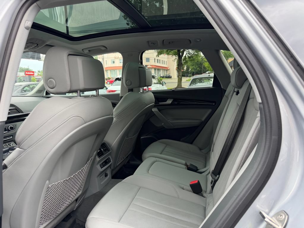 Used 2020 Audi Q5 Premium w/ Premium Plus Package AWD/4WD image 30