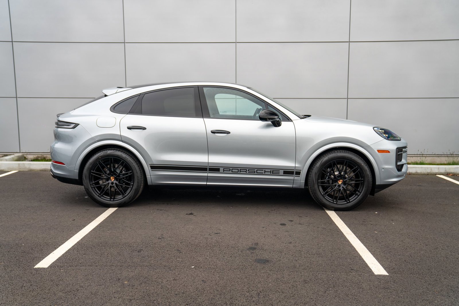 New 2026 Porsche Cayenne S image 8