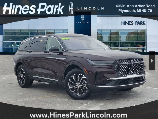 Certified 2025 Lincoln Nautilus Premier image 1