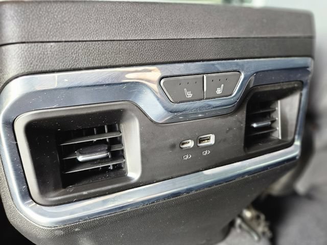 Used 2024 Chevrolet Silverado 1500 High Country w/ High Country Premium Package AWD/4WD image 28