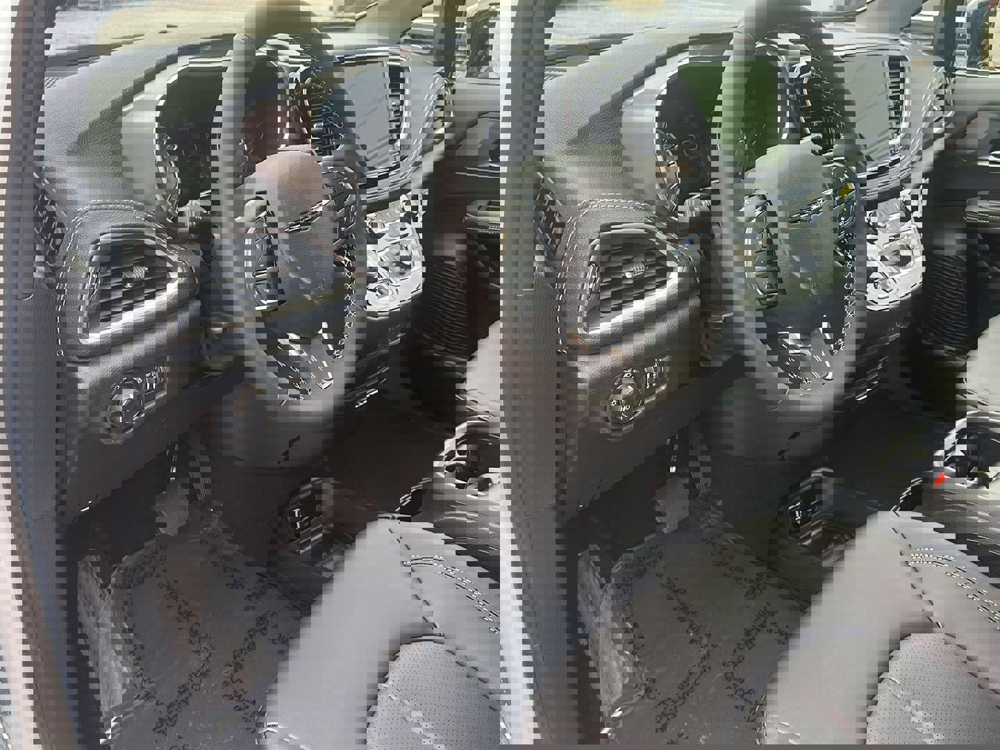 New 2026 Chrysler Pacifica Select image 21