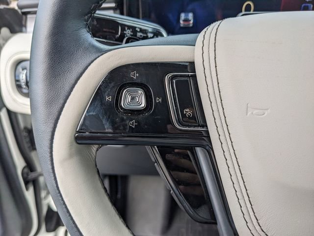 Used 2025 Lincoln Aviator AWD image 35