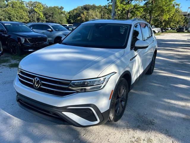 Used 2022 Volkswagen Tiguan SE FWD image 2
