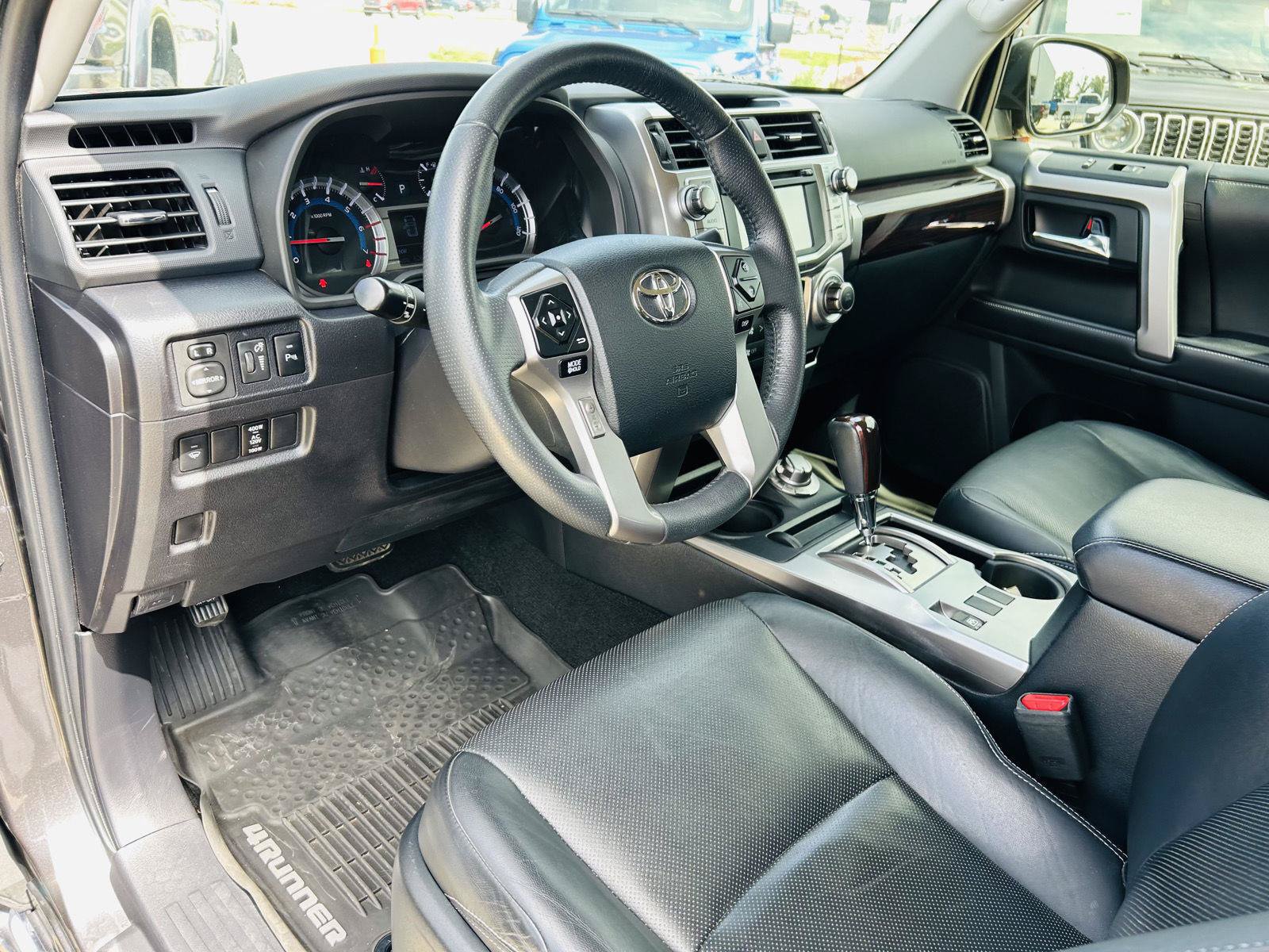 Used 2019 Toyota 4Runner Limited AWD/4WD image 10