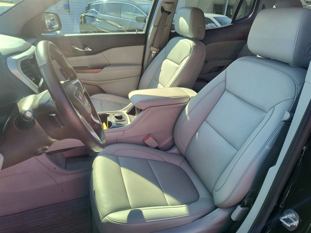 Used 2021 GMC Acadia SLT w/ Preferred Package image 16