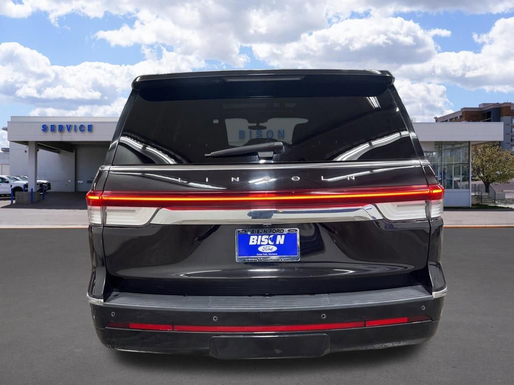 Used 2024 Lincoln Navigator Reserve image 4