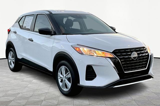 Used 2024 Nissan Kicks S image 1
