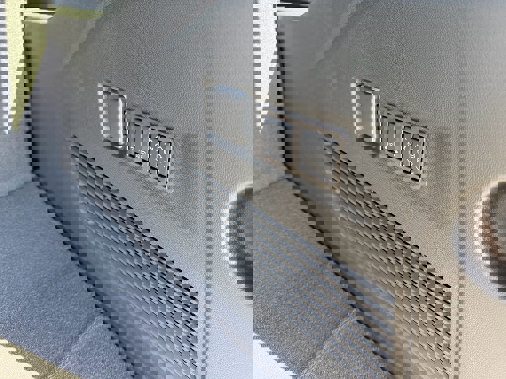 New 2026 Chevrolet Suburban Premier image 33